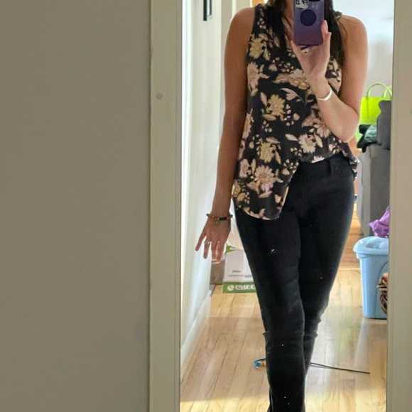 Swing Tank fits like a Med - Picture 2 of 5